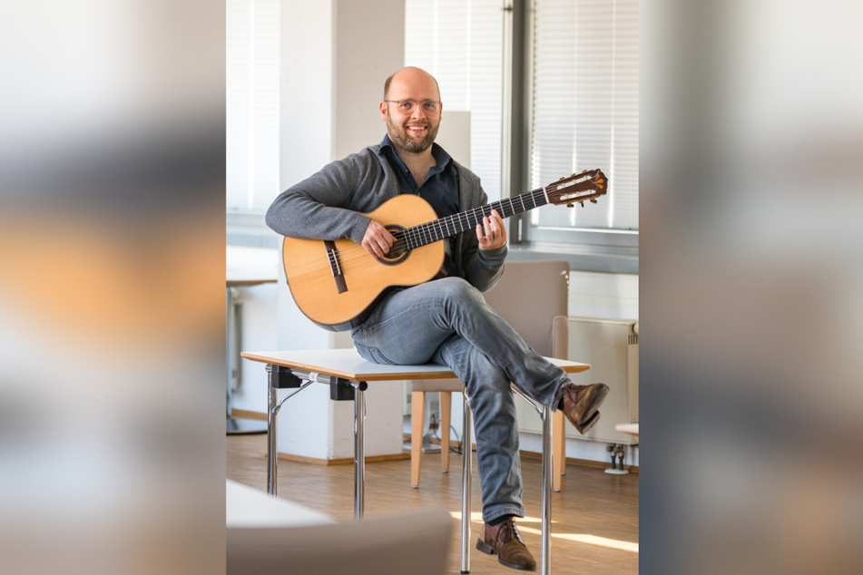 Der Gitarrenkurs von Musikpädagoge Stephan Pankow (35) startet am Montag im Internet.