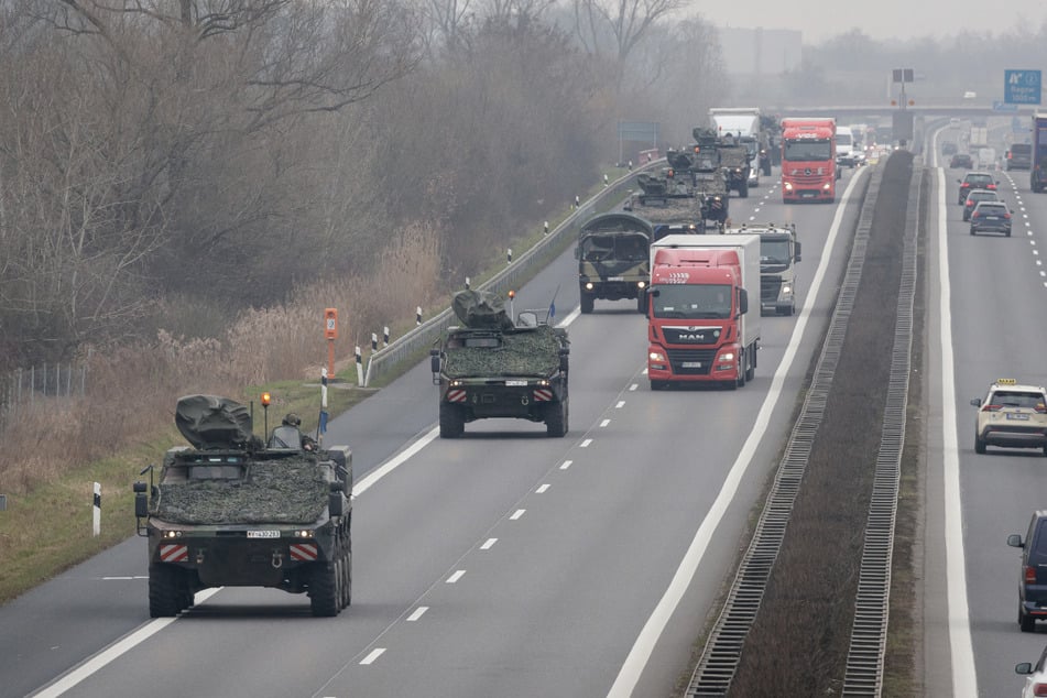 Verkehrsteilnehmende werden um erhöhte Aufmerksamkeit gebeten.