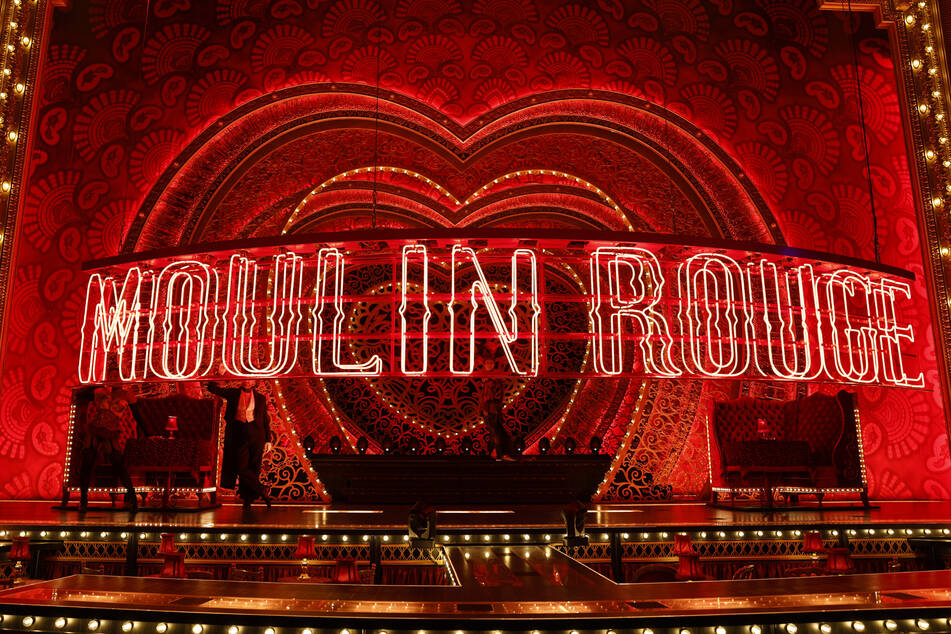 "Moulin Rouge" ist bekannt für kräftiges Rot und Samt, welches einen Pariser Nachtclub darstellen soll.