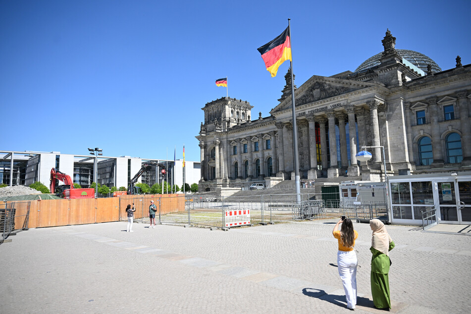 Im Berliner Regierungsviertel wird es von Freitag bis Sonntag ein Demokratiefest geben.