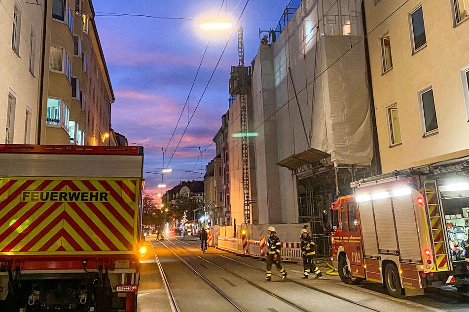 Die Feuerwehr ist am Mittwoch zu einem Einsatz in München-Neuhausen ausgerückt.