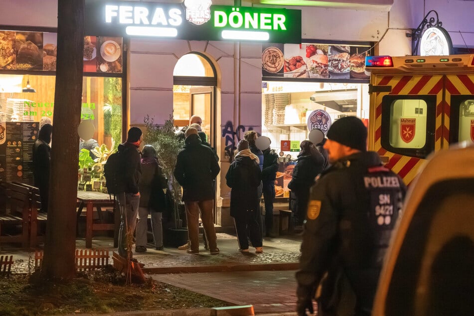Es soll vor dem Döner-Imbiss zu der Auseinandersetzung gekommen sein.