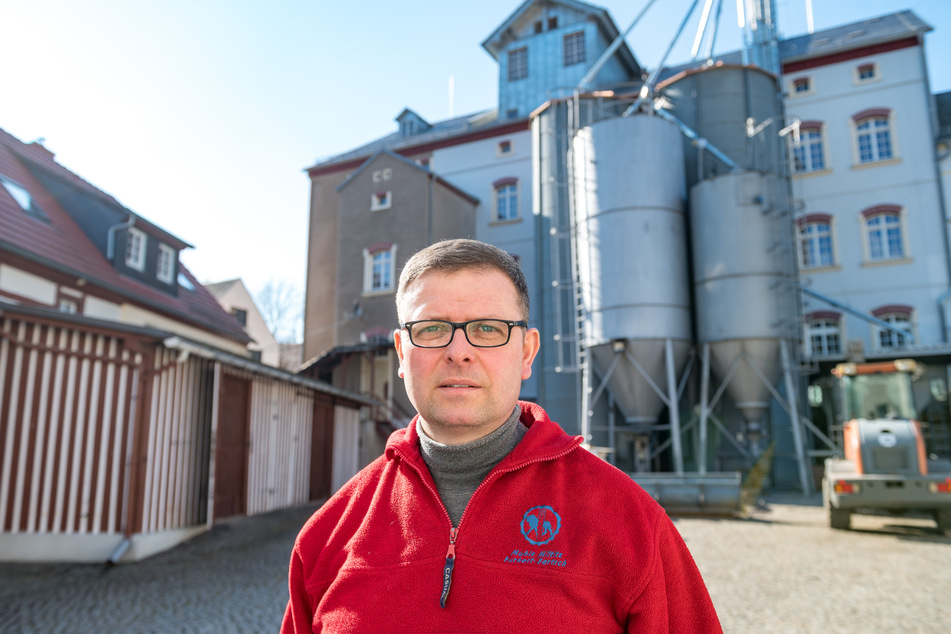 Um Preiserhöhungen komme man nicht herum: Alexander Bartsch (49) betreibt in Klipphausen die Mühle Miltitz.