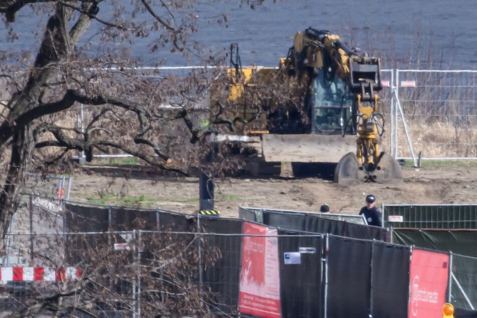 Bombenfund an Carolabrücke: Bombe noch nicht entschärft - Feuerwehr warnt vor Fake-News