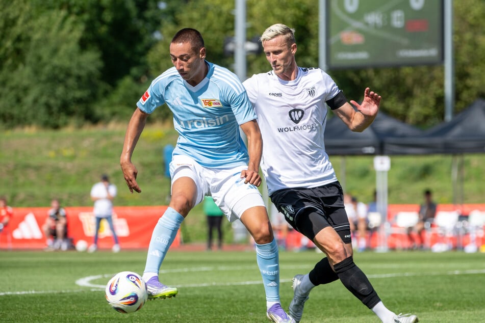 Unions Marin Ljubicic (23, l.) kassierte schon die zweite Testspiel-Pleite in Herzogenaurach.