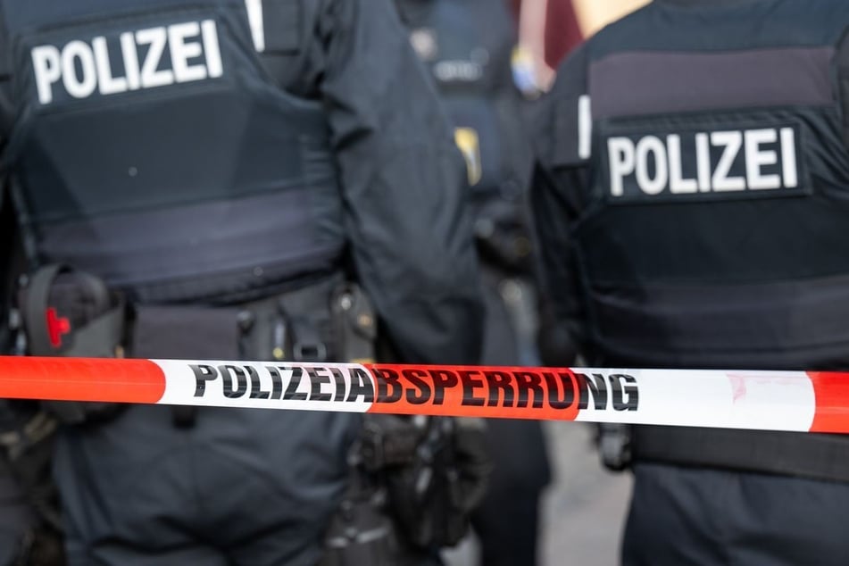 Die Polizei sperrte den Tatort in Germersheim (Rheinland-Pfalz) ab. Auszubildende Lea war als eine der ersten am Tatort. (Symbolfoto)