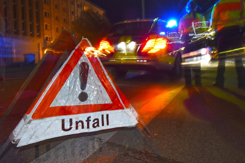 Unfall A100: Frontal-Crash auf A100 in Berlin: Sechs Verletzte!