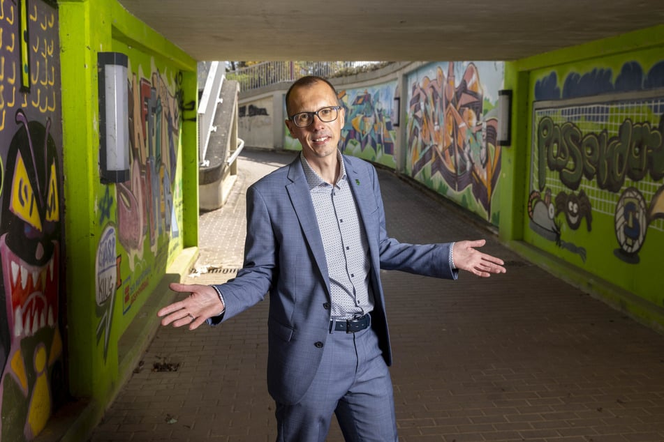 Bürgermeister Heiko Wersig sagt Schmierereien den Kampf an und setzt damit ein Zeichen gegen Vandalismus.