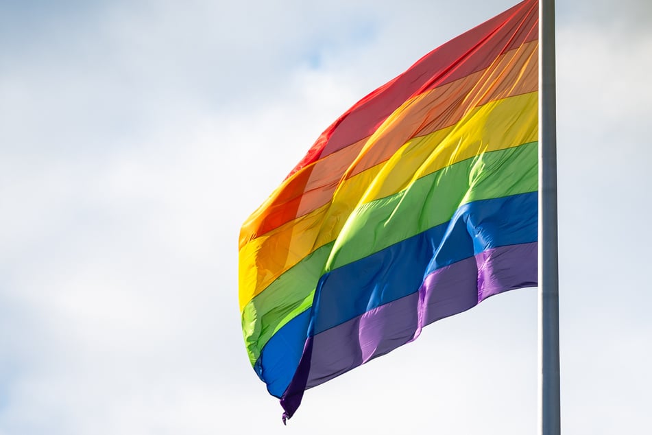 Die Stadt Köln will Projekte fördern, die sich zum Abbau von Diskriminierung und Gewalt gegenüber der LGBTQ-Bewegung beitragen. (Symbolbild)