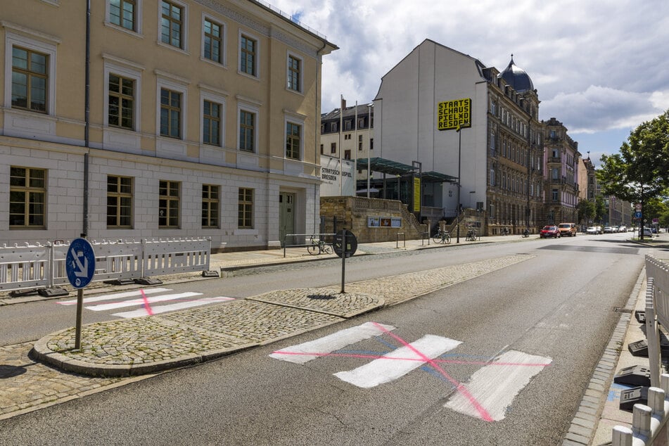 Bereits im Juli 2025 hatten Aktivisten auf der Glacisstraße einen Zebrastreifen aufgemalt.