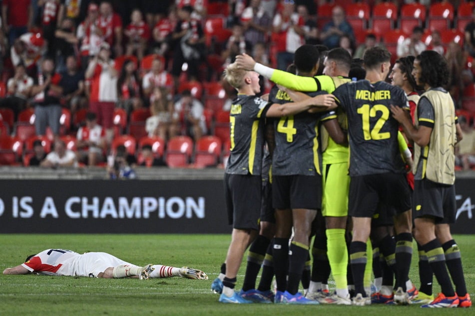 Des einen Freud, des anderen Leid: Slavia Prag lieferte Lille OSC am Mittwoch einen erbitterten Kampf, siegte mit 2:1. Doch da die Franzosen das Hinspiel mit 2:0 für sich entschieden, schnappten sie sich das Ticket zur Champions League.