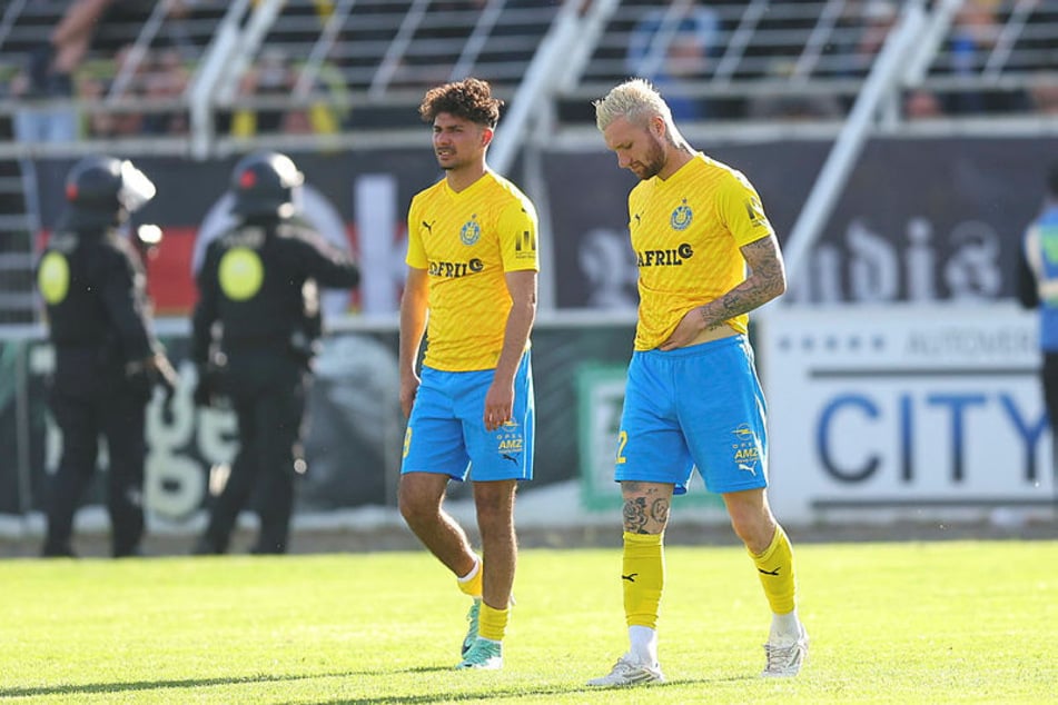 Auch Stürmer Osman Atilgan (24) sowie Abwehrspieler Jan Löhmannsröben (33) werden beim letzten Heimspiel am kommenden Sonntag verabschiedet.