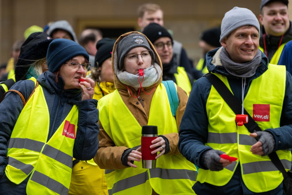 Angestellte des öffentlichen Dienstes streikten am Dienstag auf dem Marktplatz.