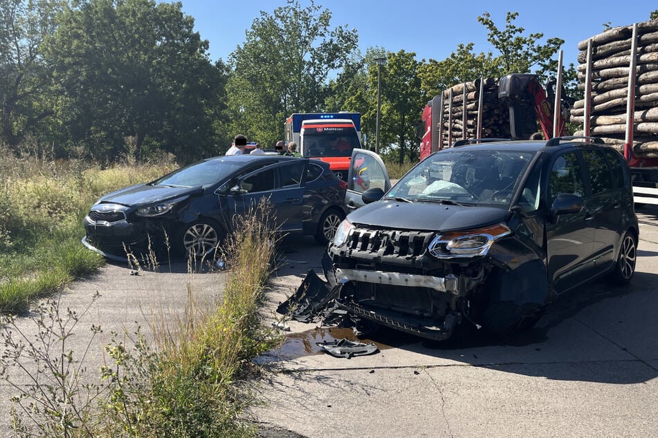 Stark betrunken: 52-Jähriger fährt mit fremdem Auto und baut schweren Unfall