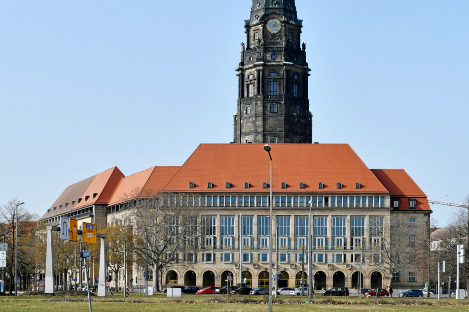 Noch verweigert das Rathaus eine Übersicht über alle städtischen Grundstücke.