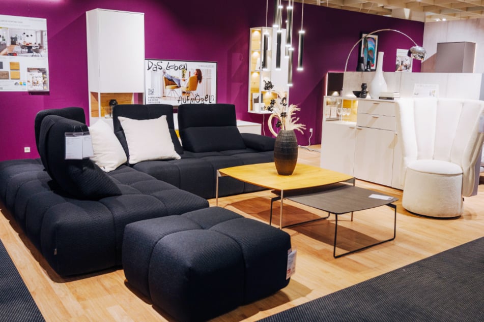 Bei Zurbrüggen sind für kurze Zeit Wohnzimmer-Möbel super günstig