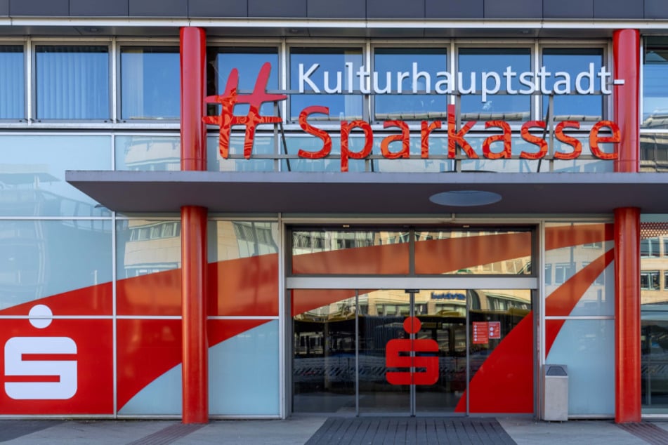 Chemnitzer Sparkasse kämpft weiterhin gegen "vorläufiges" Konto der "Freien Sachsen"