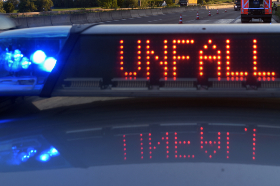Ein vermeintlich normaler Verkehrsunfall auf der A7 bei Wörnitz in Bayern hat sich als versuchtes Tötungsdelikt herausgestellt. (Symbolbild)
