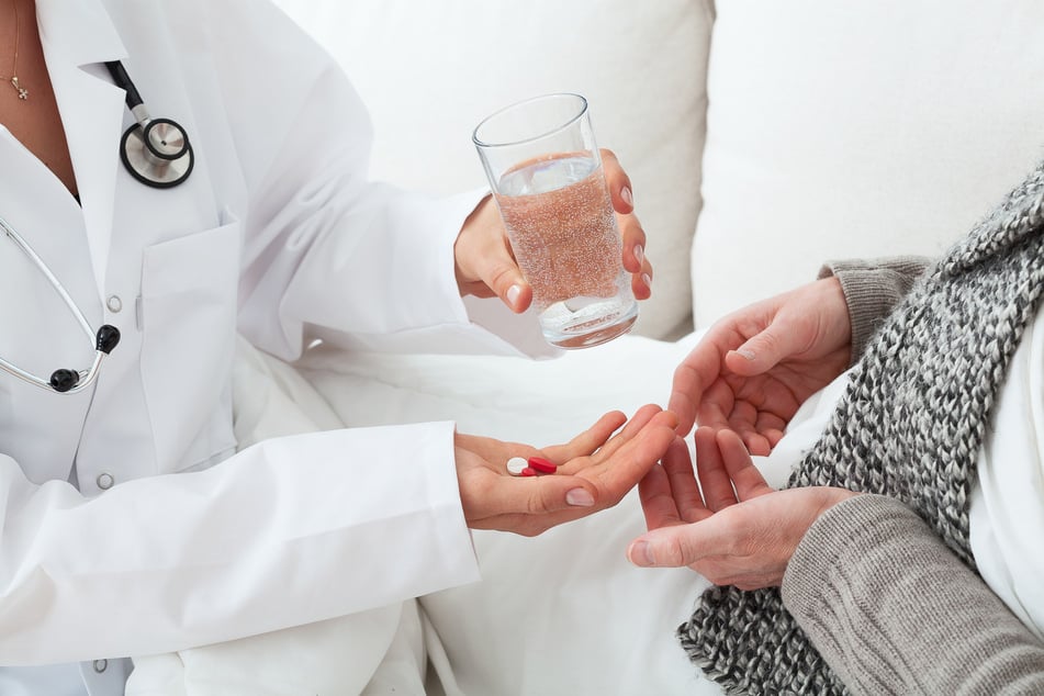 Gefährdeten Patienten wird industriell abgepacktes Trinkwasser ausgegeben.