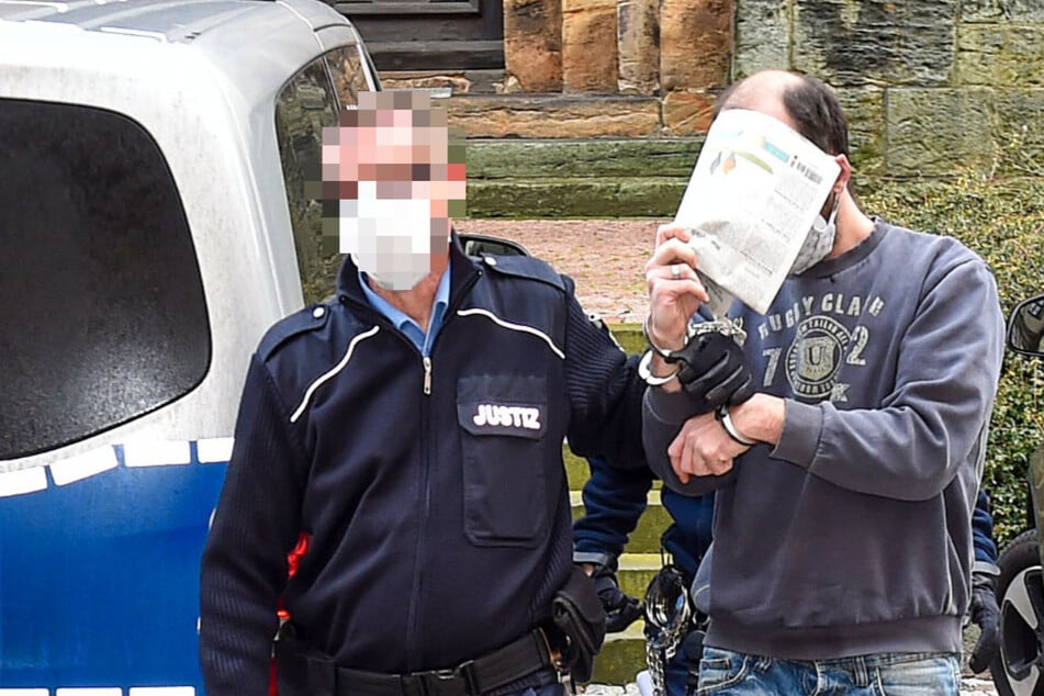 Enrico H. (35) misshandelte seine Stieftöchter., sie mussten u.a. Urin trinken und Erbrochenes essen.