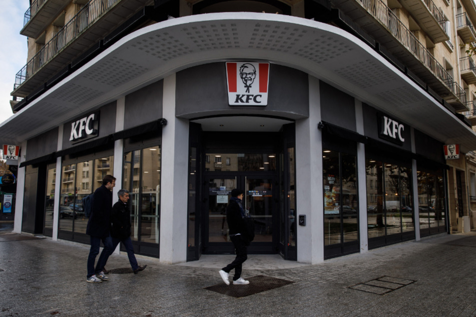 Eine KFC-Filiale im französischen Caen. Die Fast-Food-Kette bedauert die Aussagen von Alain Beral (68).