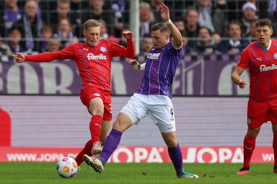 Jonas Sterner (22, l.) konnte in Kiel schon Zweitliga-Erfahrung sammeln.