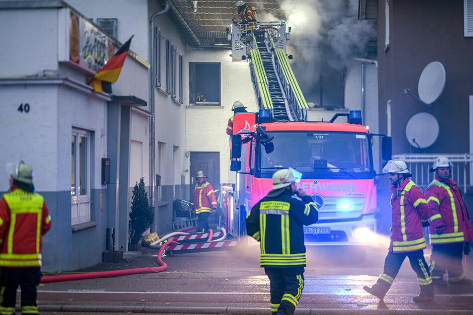 Die Aalener Feuerwehr musste am frühen Sonntagmorgen zu einem Feuer in einer Obdachlosenunterkunft ausrücken.