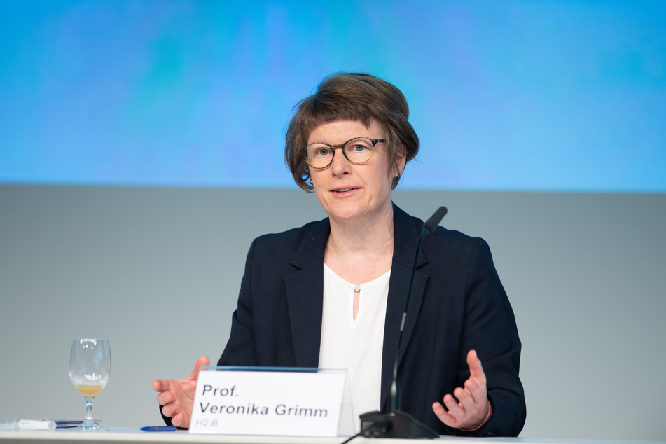 Die Professorin für Volkswirtschaft, Veronika Grimm, hat vor der Gefahr von sozialen Spaltungen in der Corona-Krise gewarnt.