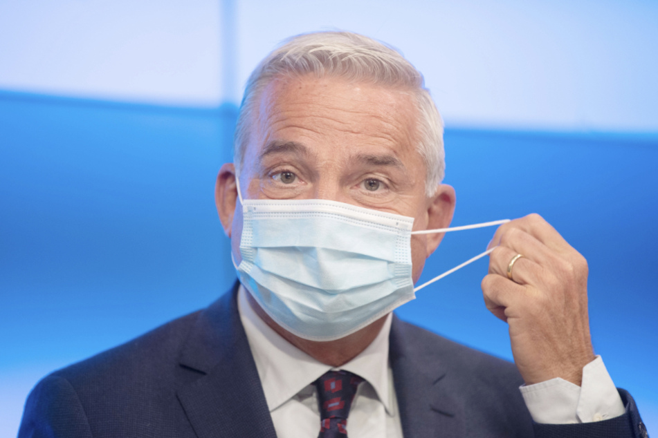 Baden-Württembergs Innenminister Thomas Strobl (60, CDU) will eine verschärfte Maskenpflicht in Baden-Württemberg.