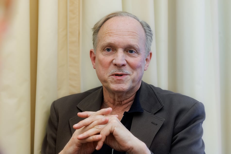 Für Schauspieler und "Tatort"-Star Ulrich Tukur (68) ist eine funktionierende Ehe ein Kunstwerk.