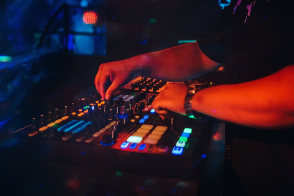 Nostalgie pur: In der Festhalle Plauen könnt Ihr zu den Techno-Hits der 1990er die Nacht durchtanzen. (Symbolfoto)