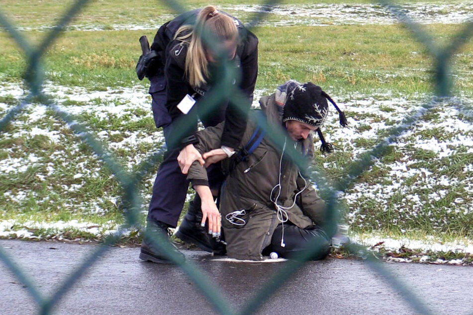 Mitglieder der "Letzten Generation" haben mehrfach versucht, den Betrieb am BER zu stören - am 24. November 2022 ist es ihnen gelungen. (Archivfoto)