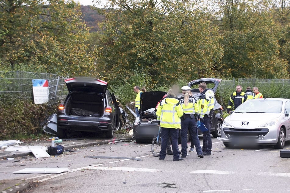 Bei dem schweren Verkehrsunfall im Oktober 2024 sind drei Personen gestorben.