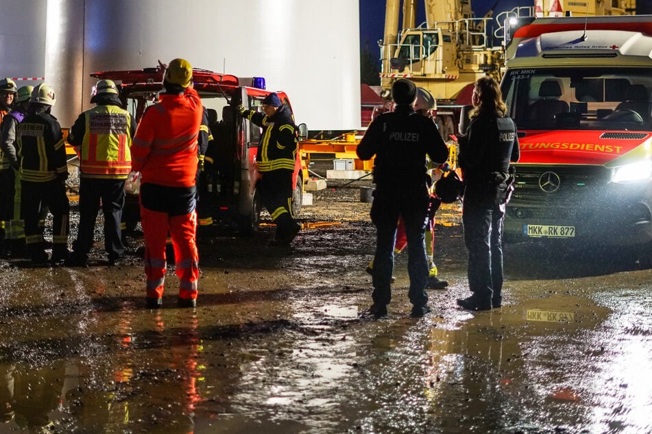 Arbeiter stürzen bei Montage von Windkraftanlage in den Tod: Experte nennt Ursache