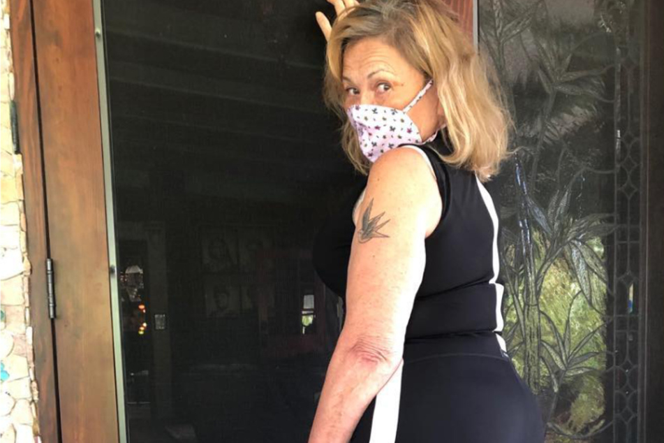 Roseanne Barr wittert hinter der Coronapandemie eine Verschwörung.