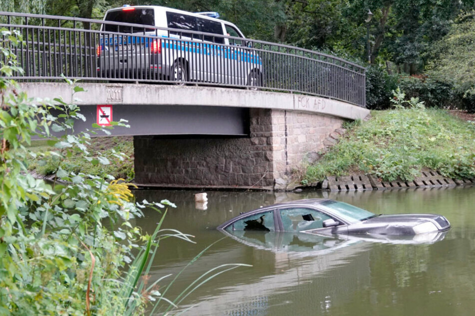 Vandalen hatten Mitte August die Scheibe des Skodas eingeschlagen.
