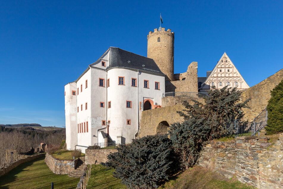 Wer bald heiraten will und dies auf einer richtigen Burg machen will, sollte am Sonntag nach Drebach kommen.