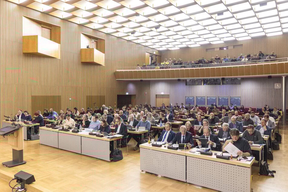 Es war knapp - dennoch spricht sich der Stadtrat für das Gendern aus.