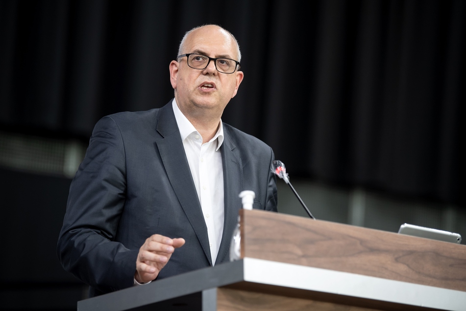 Andreas Bovenschulte (SPD, 55), kündigte an, dass neue Corona-Verordnungen im Bundesland Bremen künftig im Parlament diskutiert und bestätigt werden sollen.