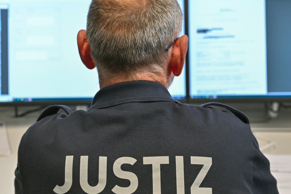 Die Digitalisierung der Gerichtsakten schafft die Grundlage für die schrittweise Erprobung zur Nutzung von KI.