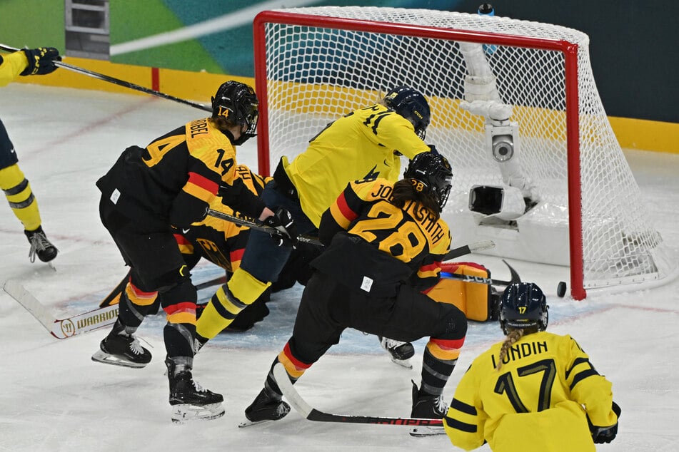 Olympia 2026: Dämpfer zum Auftakt! Deutsche Eishockey-Frauen starten mit klarer Pleite