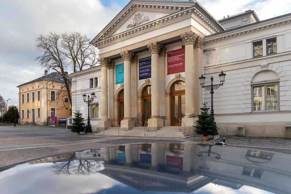 Das Vogtland-Theater in Plauen am Theaterplatz hat finanzielle Sorgen.