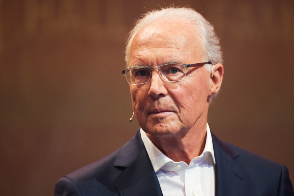 Der "Kaiser" Franz Beckenbauer stellt dem FC Bayern ein sehr gutes Zeugnis aus. (Archiv)