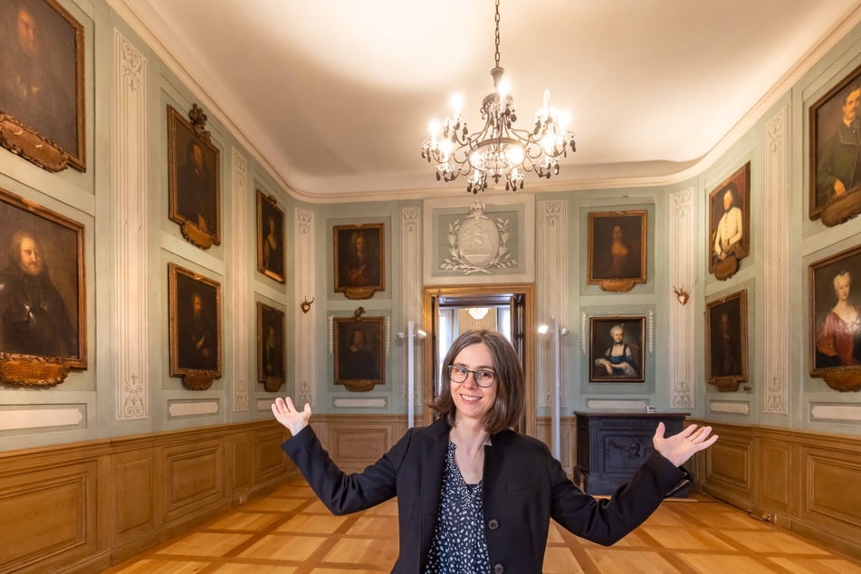 Barbara Wiegand-Stempel (45), Leiterin der städtischen Museen Limbach-Oberfrohna, sieht die Ahnengalerie als Teil der Identität der Region.