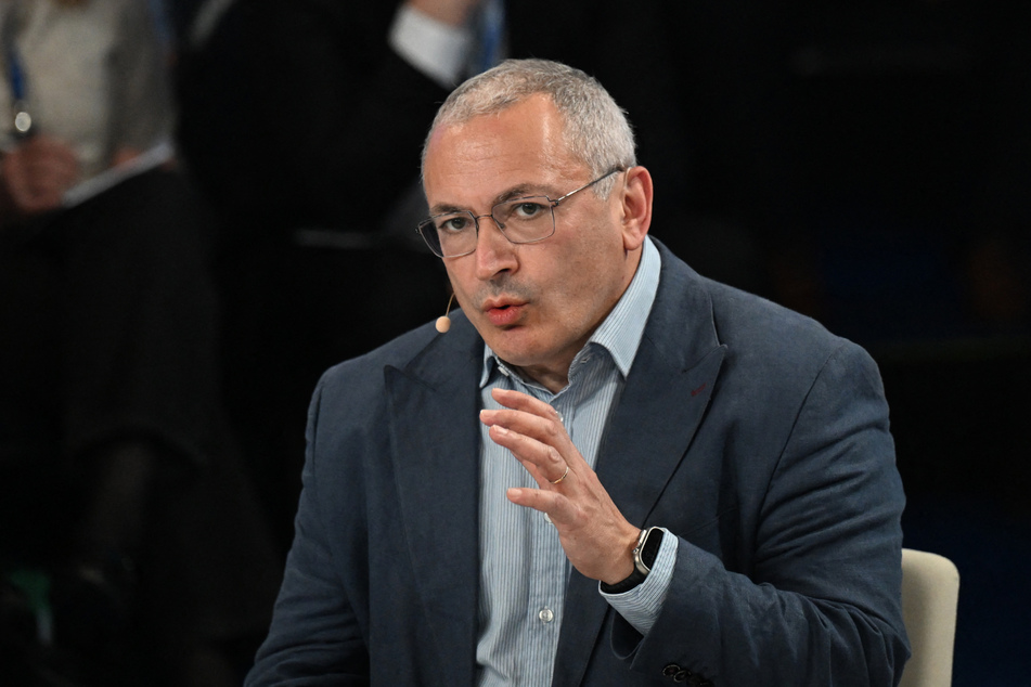 Seine Leute veröffentlichten die Bilder: Der in Ungnade gefallene Oligarch Michail Chodorkowski (60) saß mehr als zehn Jahre in Putins Straflagern ein.