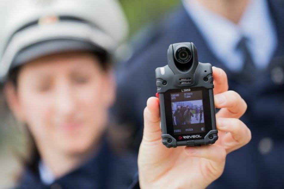 Polizisten sollen in Berlin Bodycams bekommen.