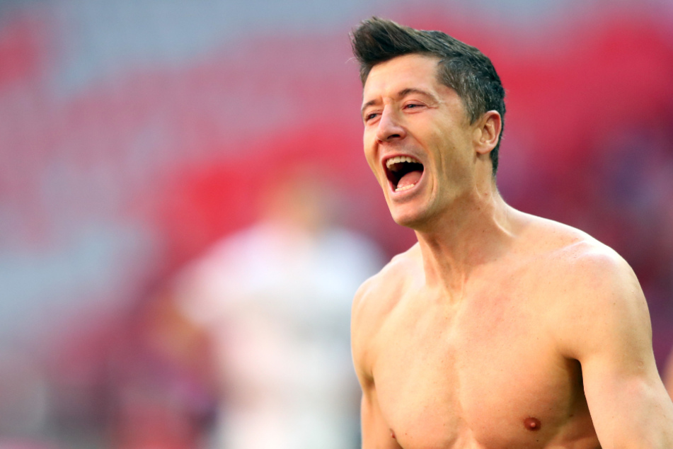 Robert Lewandowski (32) ist zum besten Feldspieler bei einer Umfrage unter den Profis gewählt worden.