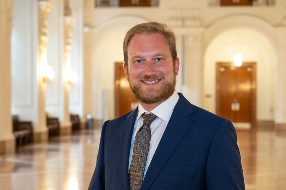 Michael Weickert (36, CDU) will den Streit um das Capa-Wäldchen lösen.