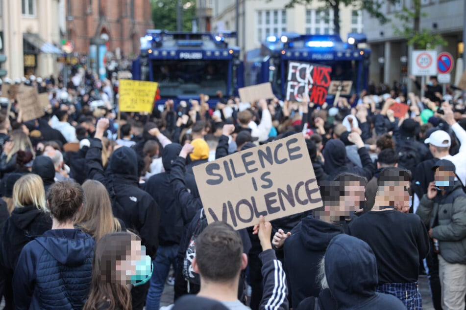 Dieses Wochenende wird es viele Demonstrationen in Hamburg geben. (Symbolfoto)
