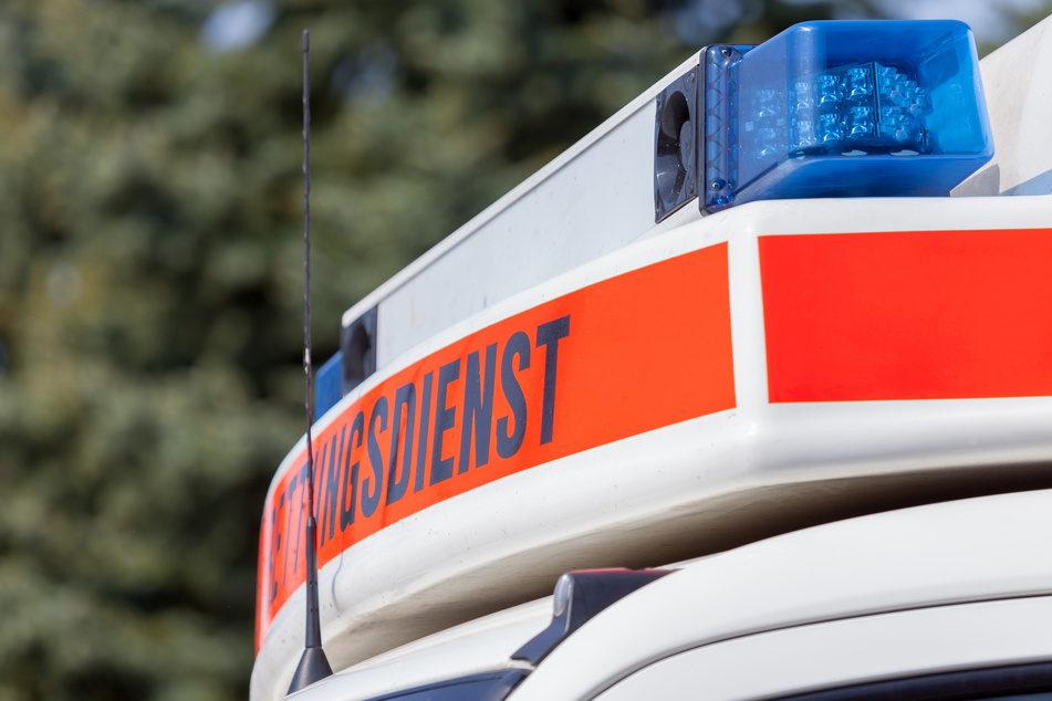 Der Mann wurde bei dem Unfall auf der B92 schwer verletzt. (Symbolbild)